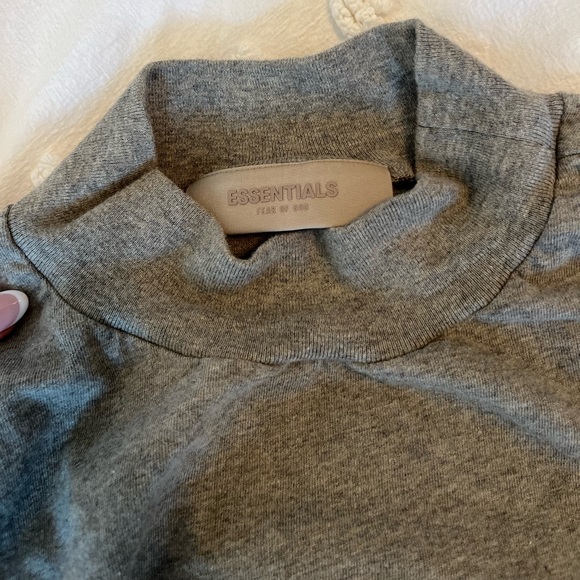 Fear of God Essentials Long Sleeve Cotton T-Shirt - Picture 8 of 11